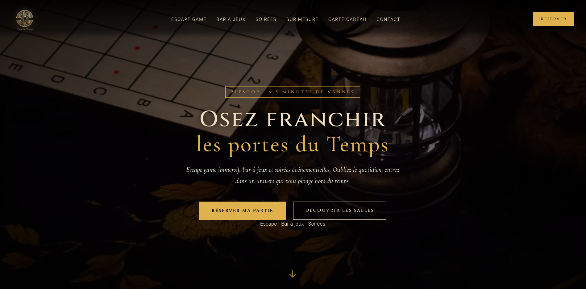 Page d'accueil avec hero « Osez franchir les portes du Temps », présentation des deux salles